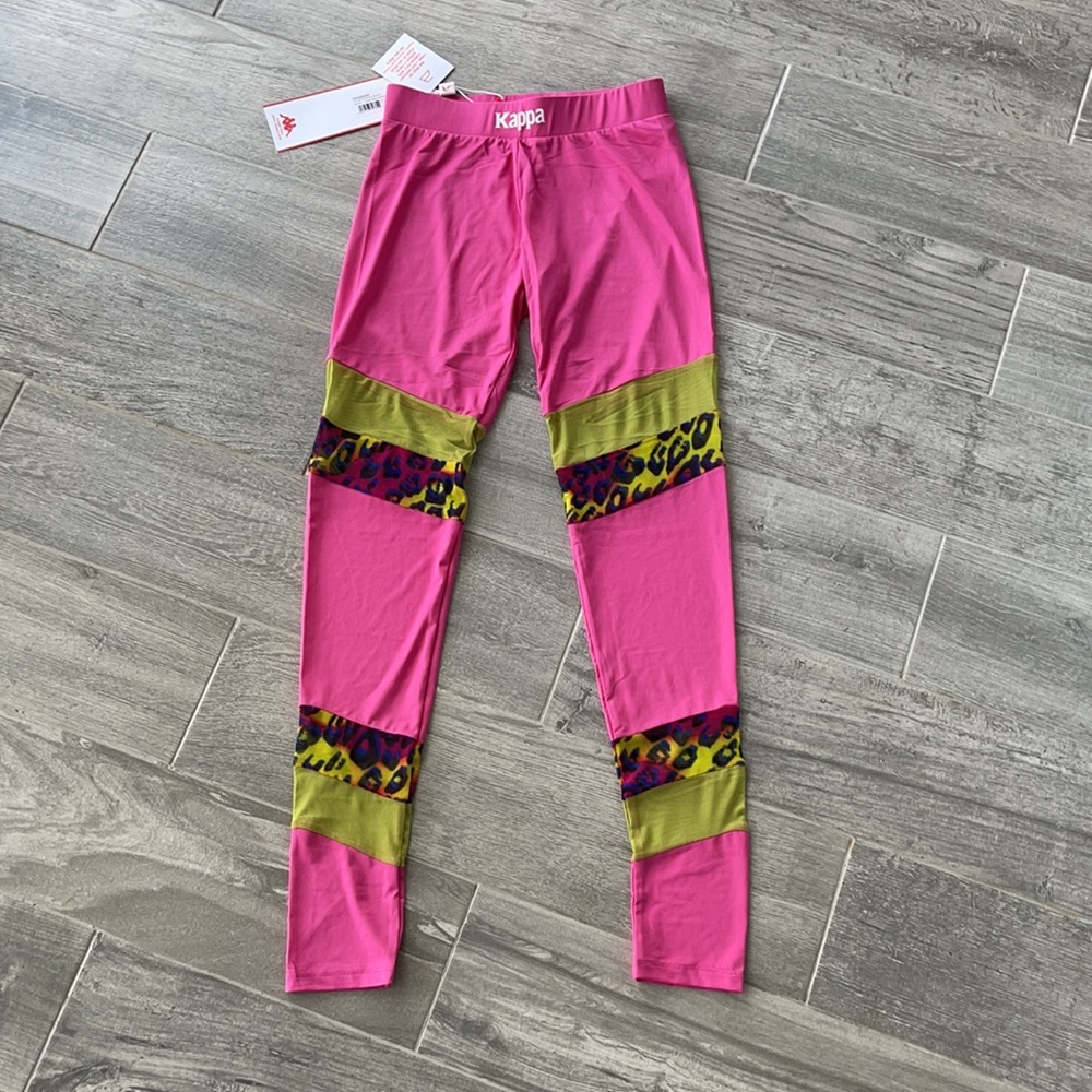 Authentic DELANI GRAPHIK Cheetah Leggings - Picture 4 of 12